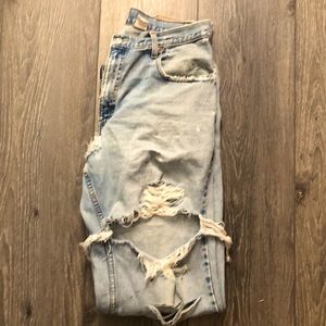 *VINTAGE* 560 womens loose fit distressed jeans. Super sexy fit and RARE!